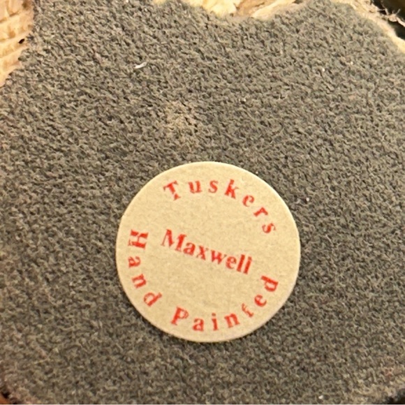 Tuskers Hand Painted 'Tearful Maxwell' Elephant Ornament / Figurine - Picture 7 of 9